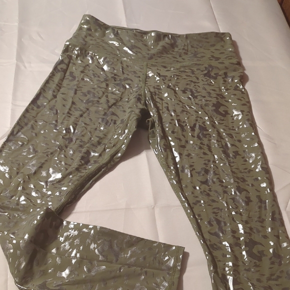 Shiny Green Leopard Print Leggings - Picture 1 of 5